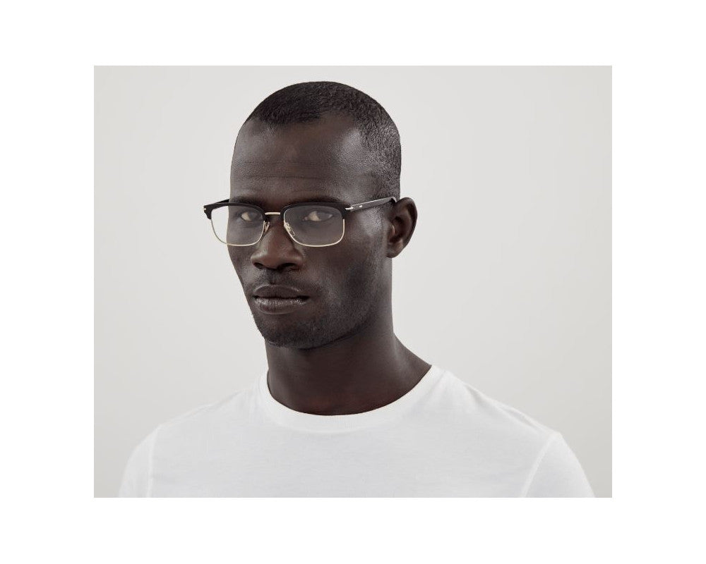 Lunettes de vue Gucci Lettering GG1448O Noir (001) - détail des branches