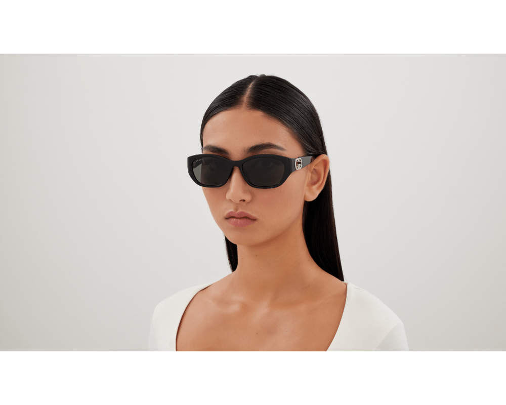 Lunettes de soleil Gucci Emblem GG1826SK Noir - détail des branches