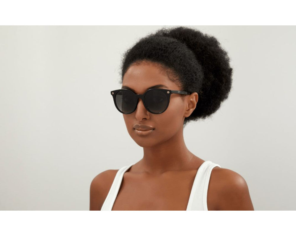 Lunettes de soleil Gucci Logo GG0091S Noir - vue de profil