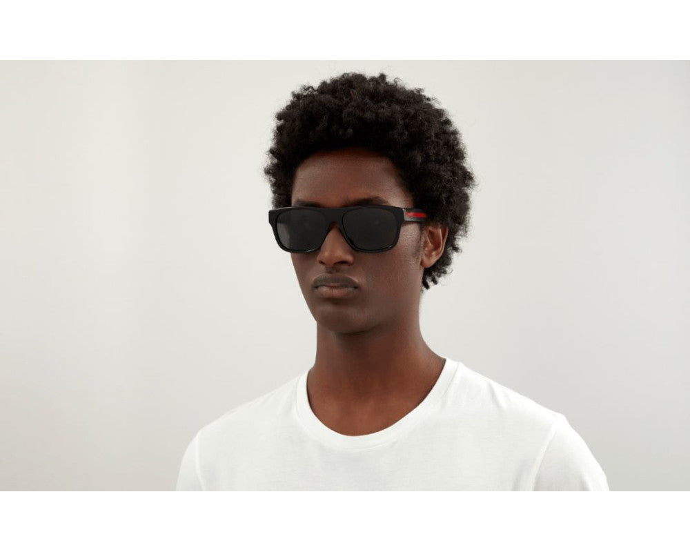 Lunettes de soleil Gucci Web GG0341S Noir - vue de profil